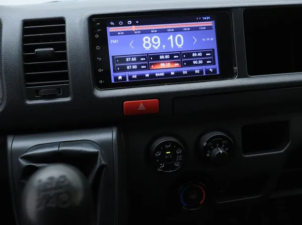 Car image 5