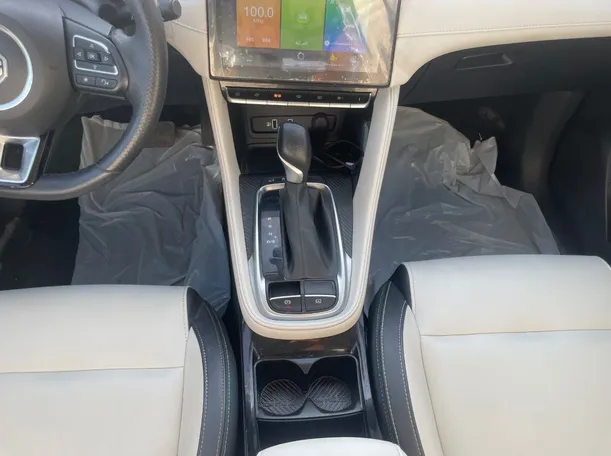 Car image 20