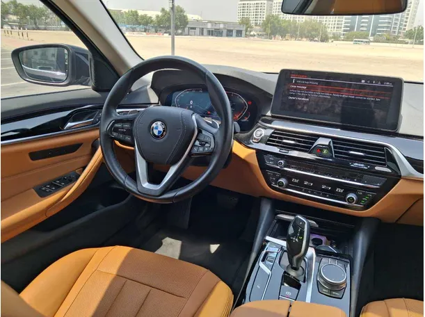 Car image 16