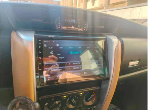 Car image 25