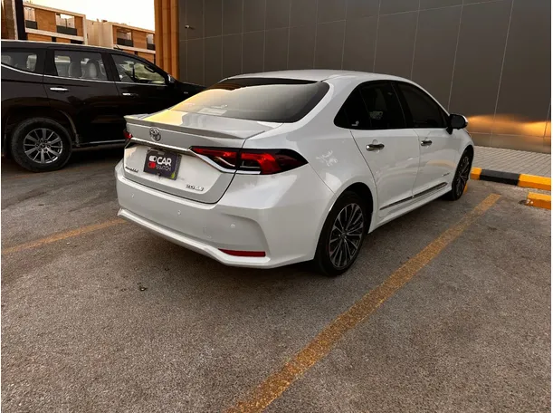 Car image 5