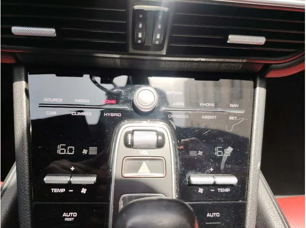 Car image 26