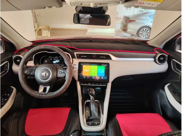 Car image 19