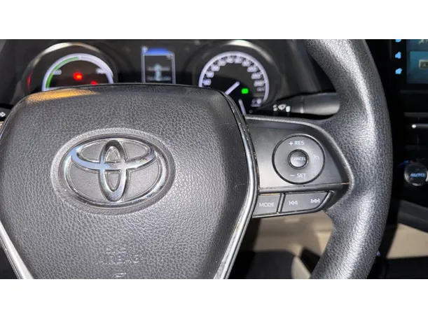 Car image 17