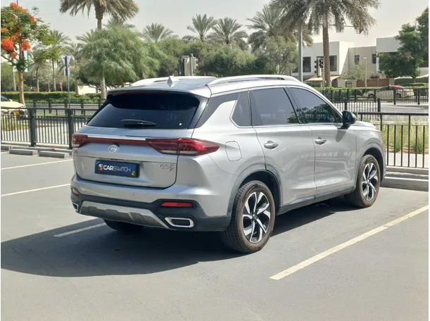 Car image 5