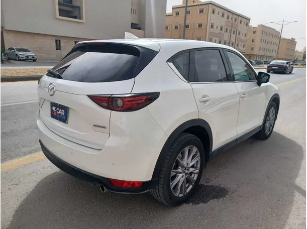 Car image 5
