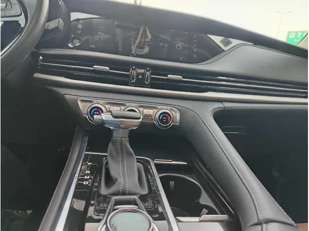 Car image 22
