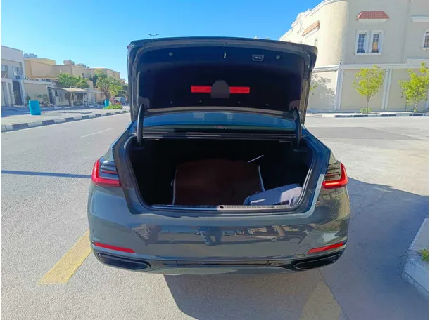 Car image 25