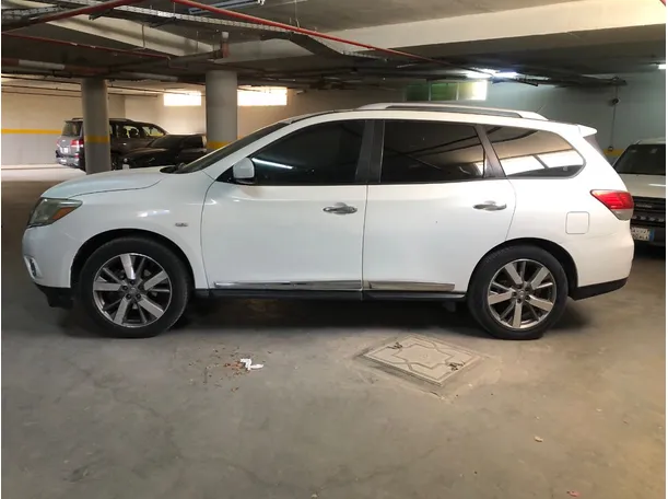 Car image 8