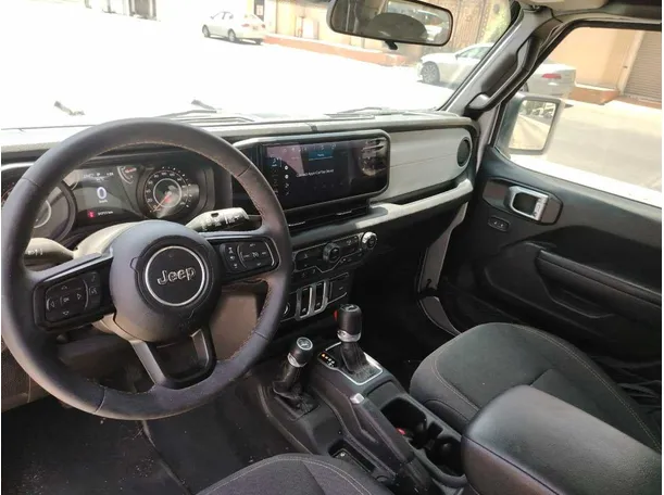Car image 23
