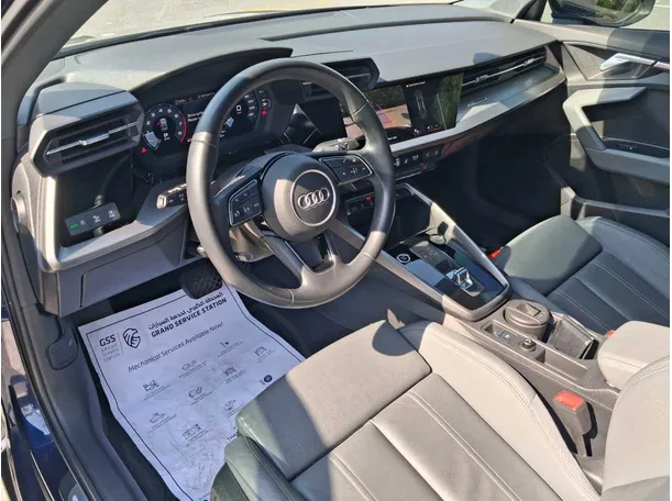 Car image 12