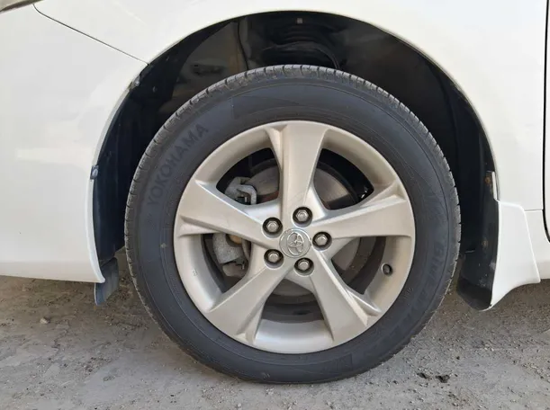 Car image 9