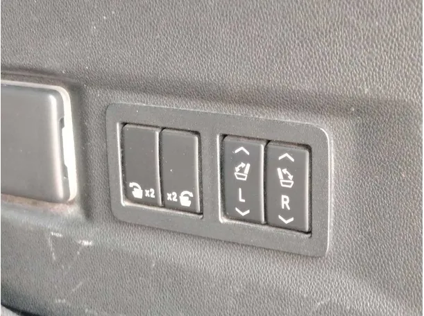 Car image 41