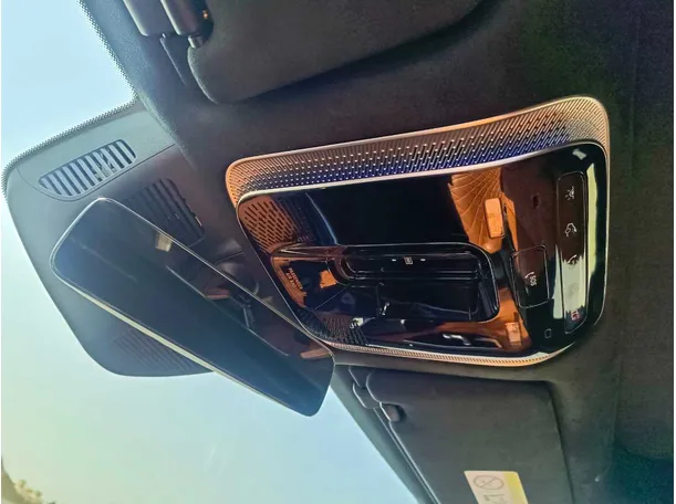 Car image 33