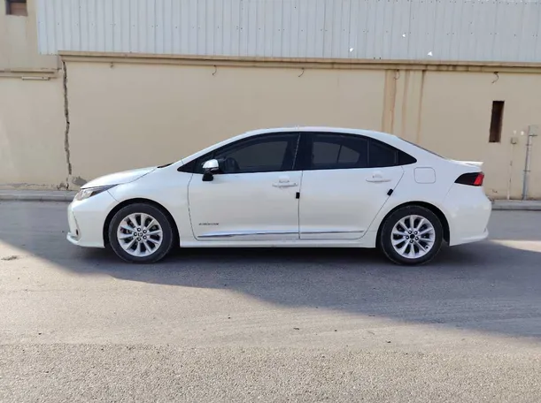 Car image 8
