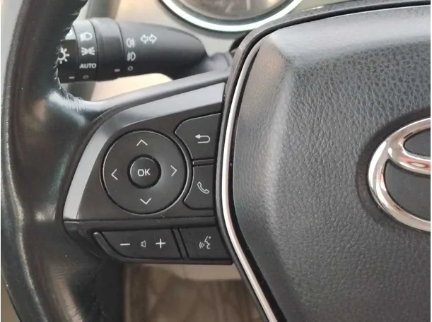 Car image 28