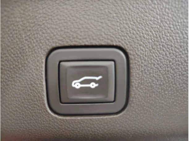 Car image 33