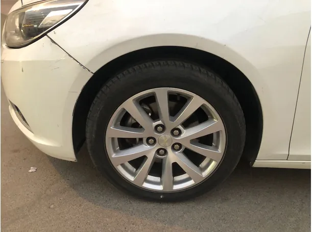 Car image 10