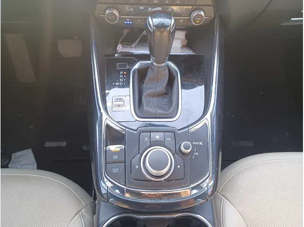 Car image 13