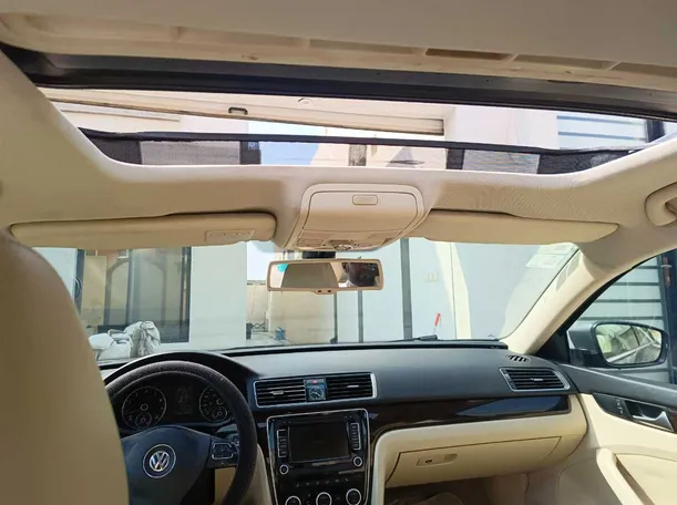Car image 18