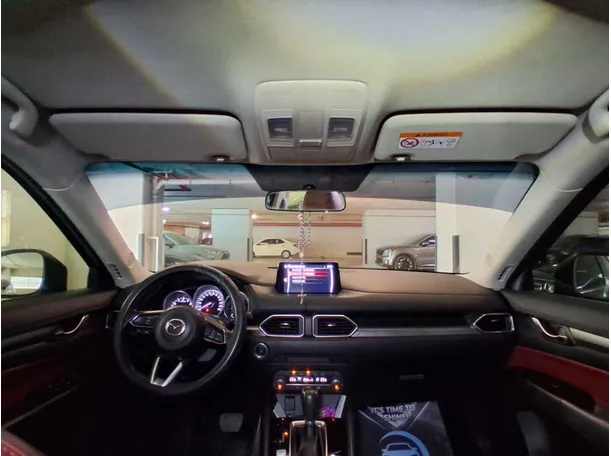 Car image 17