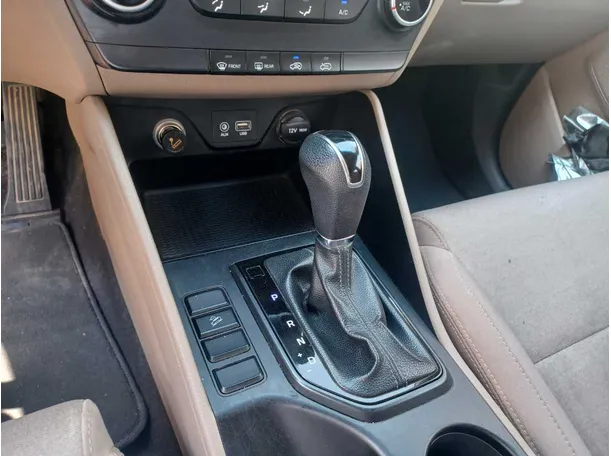 Car image 16