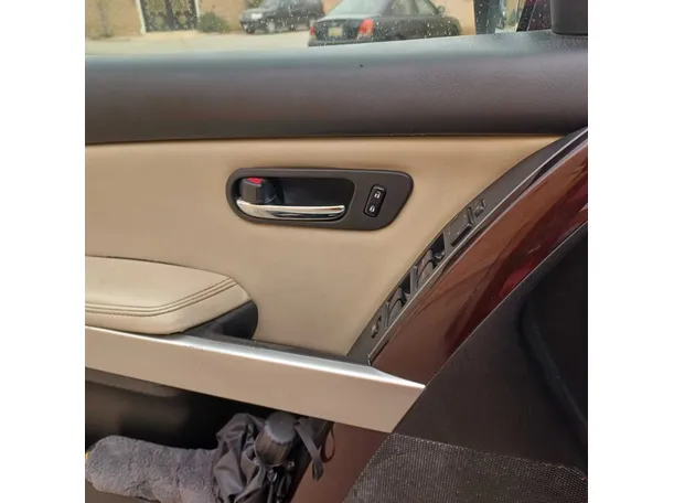 Car image 28