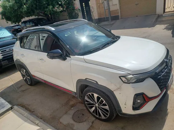 Car image 4