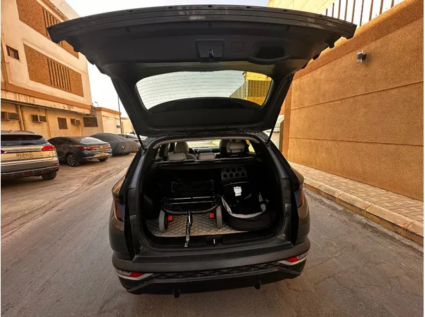 Car image 23