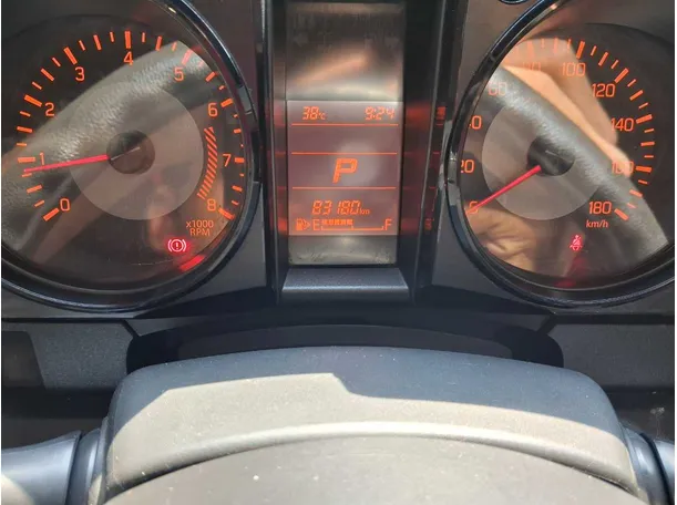 Car image 27