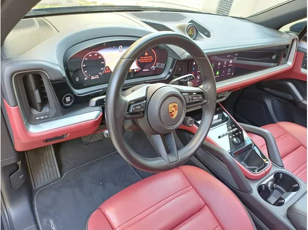 Car image 11