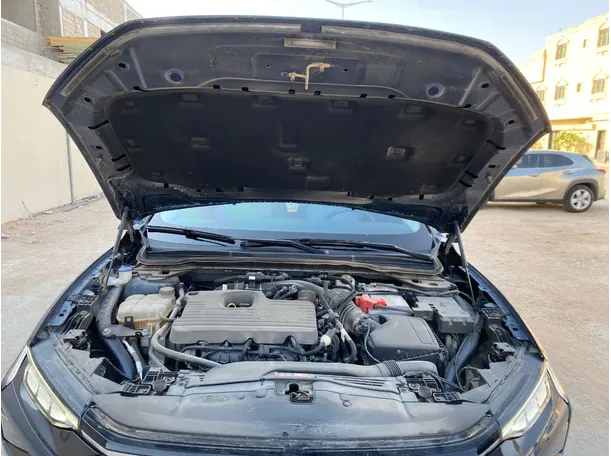 Car image 25