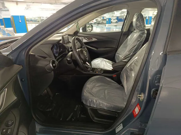 Car image 14