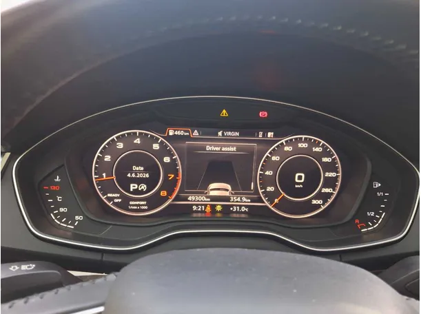 Car image 18