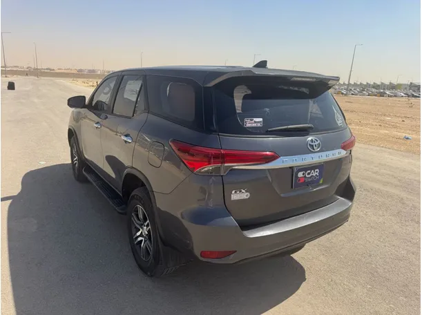 Car image 7