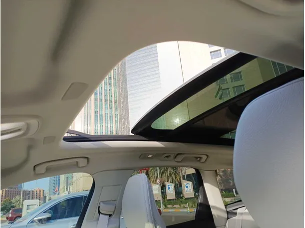 Car image 26
