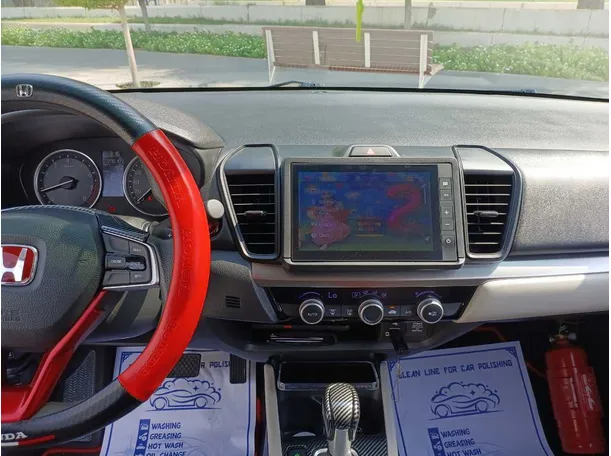 Car image 16
