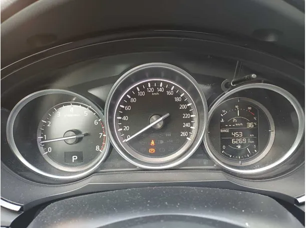 Car image 18