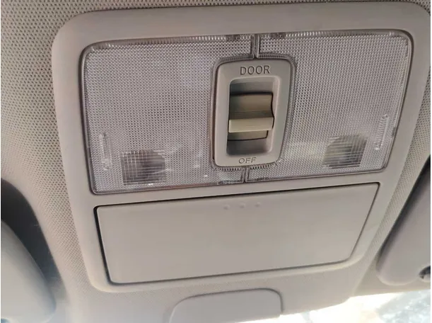 Car image 26