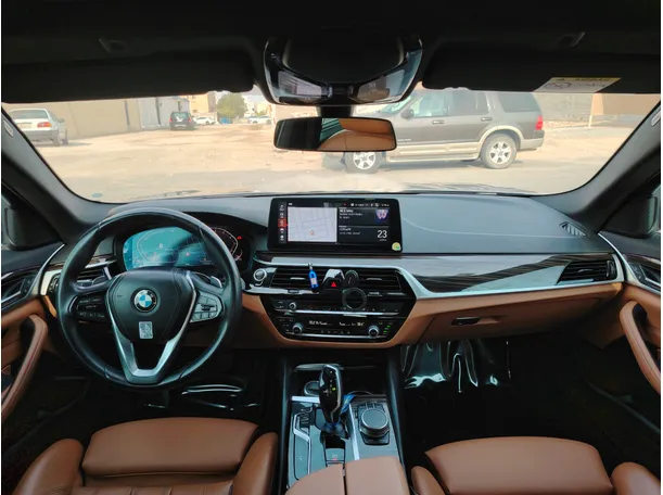Car image 19