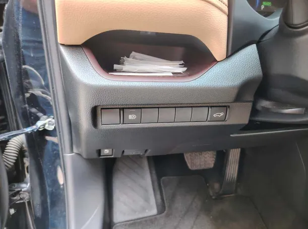 Car image 33