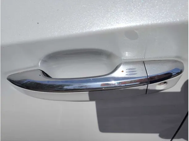 Car image 27