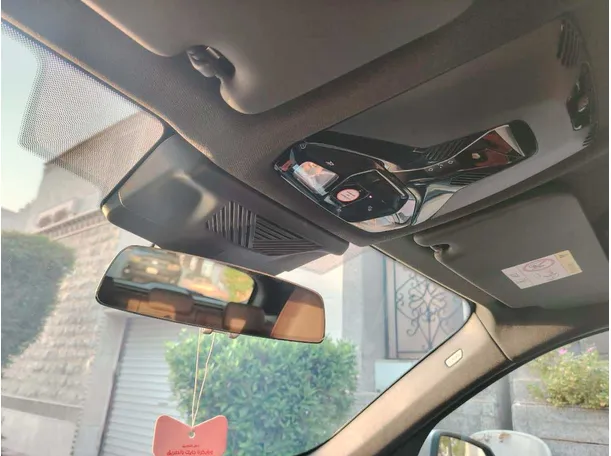 Car image 37