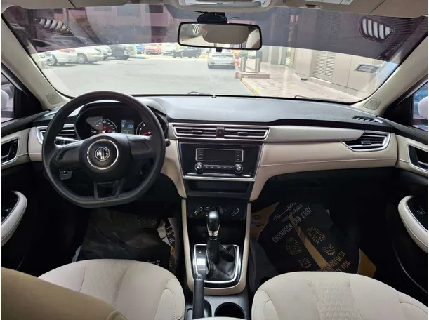 Car image 15