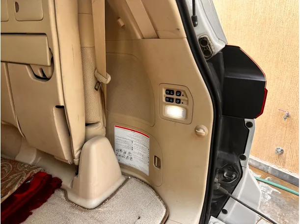 Car image 28