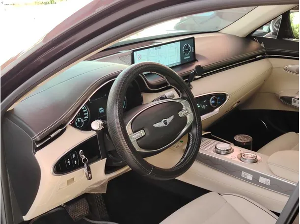 Car image 11