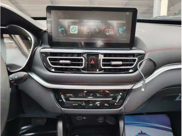 Car image 24