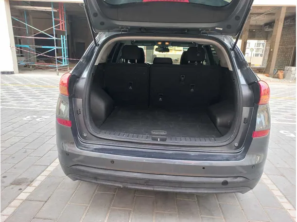 Car image 19