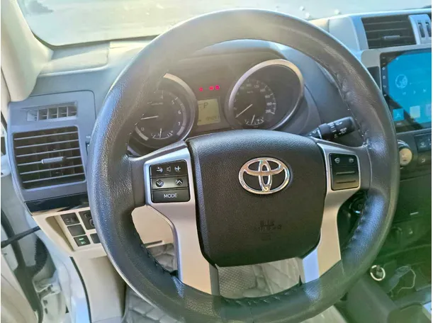 Car image 24