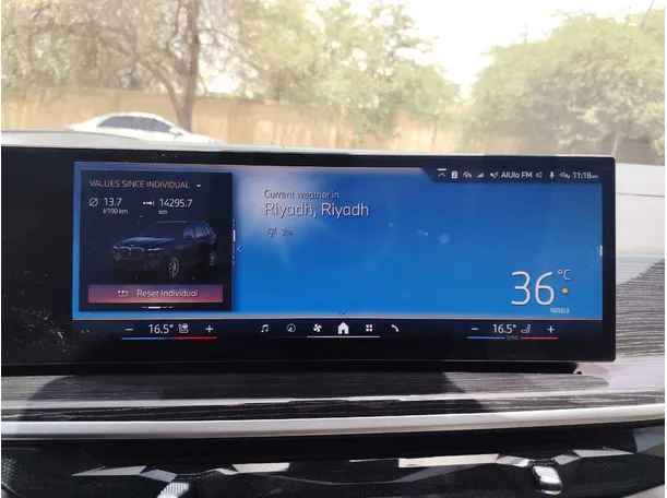 Car image 26